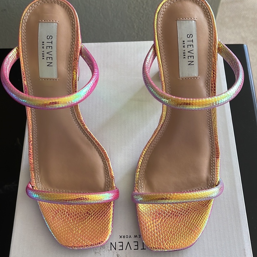 Steven New York - Jacee Iridescent Heel